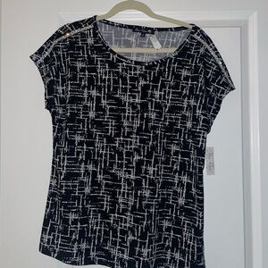Stylish Black and White Women's Short Sleeve Top